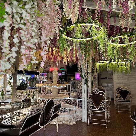 Viktoriya Family Hotel Restaurant Complex Kiev Buitenkant foto